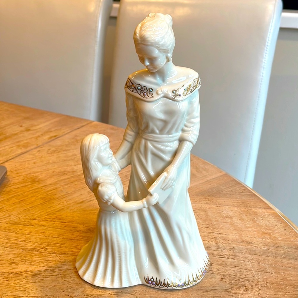 Lenox Read Me a Story fine china figurine